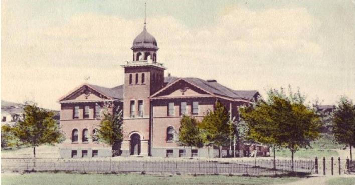 Mandan Central School on a color linen postcard around 1911