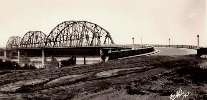 Historic image from the ND Memorial Bridge page