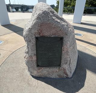 Bronze memorial plaque at the Liberty Memorial Bridge